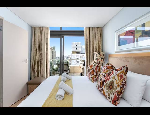 2 BEDROOM APARTMENT TO LET IN CAPE TOWN CITY CENTRE